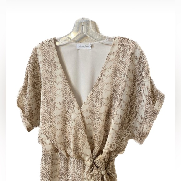 Gorgeous All in Favor Wrap Dress Snake Print
Nordstrom Women's Size Medium - Picture 2 of 12